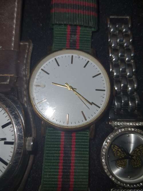 A VINTAGE JOBLOT QUARTZ WOMANS WATCHES