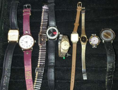 A COLLECTION JOBLOT VINTAGE WATCHES SOLD AS IS NOT TESTED