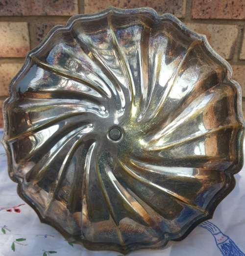 A VINTAGE SILVER PLATED 2 TIER SERVING TRAY SOLD AS IS