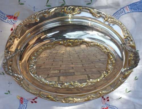 A VINTAGE SIOVER PLATED TURINE IN GREAT CONDITION SOLD AS IS
