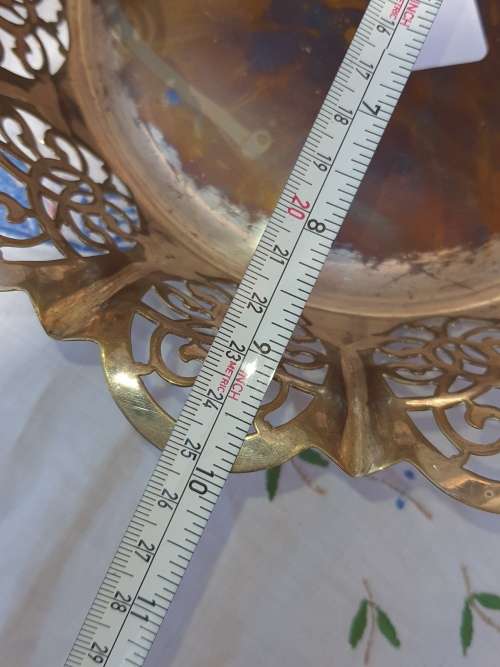 A VINTAGE SILVER-PLATED ON COPPER DESERT SERVER BASKET WITH A SILVER-PLATED BASE PLATE