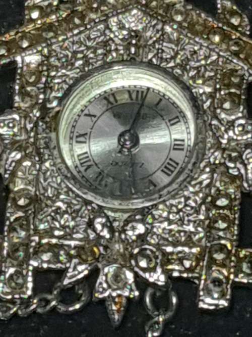 A BULK JOBLOT WOMANS QUARTZ WATCHES SOLD AS IS NOT TESTED