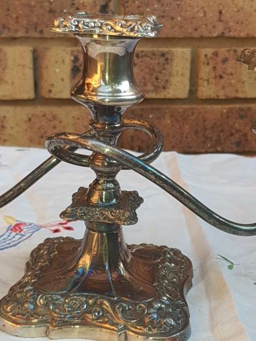 A VINTAGE CANDLABRA THREE CANDLE STAND VICTORIAN STYLE MADE IN CANADA SOLD AS IS