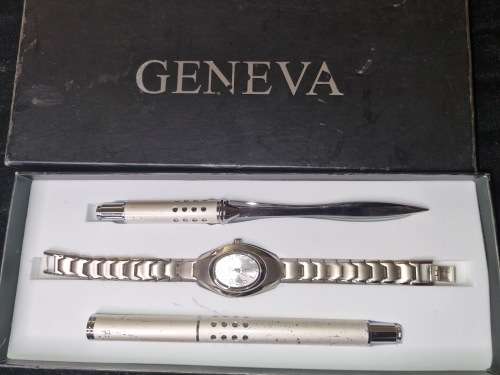 A VINTAGE GIFT SET FOR THE OFFICE SOLD AS IS