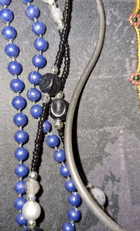 A VINTAGE JOBLOT FASHION AND ETHNIC BEADED COSTUME NECKLACES SOLD AS IS