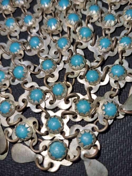 A VINTAGE JOBLOT FOR THE DISCERNING LADIES SILVER PLATED AND SILVER TONE MULTI STRAND NECKLACES