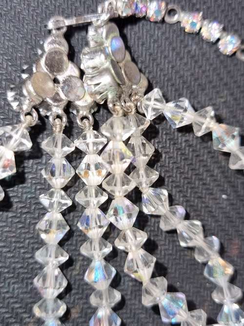 A VINTAGE JOBLOT FOR THE DISCERNING LADIES SILVER PLATED AND SILVER TONE MULTI STRAND NECKLACES