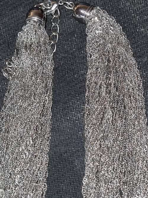 A VINTAGE JOBLOT FOR THE DISCERNING LADIES SILVER PLATED AND SILVER TONE MULTI STRAND NECKLACES