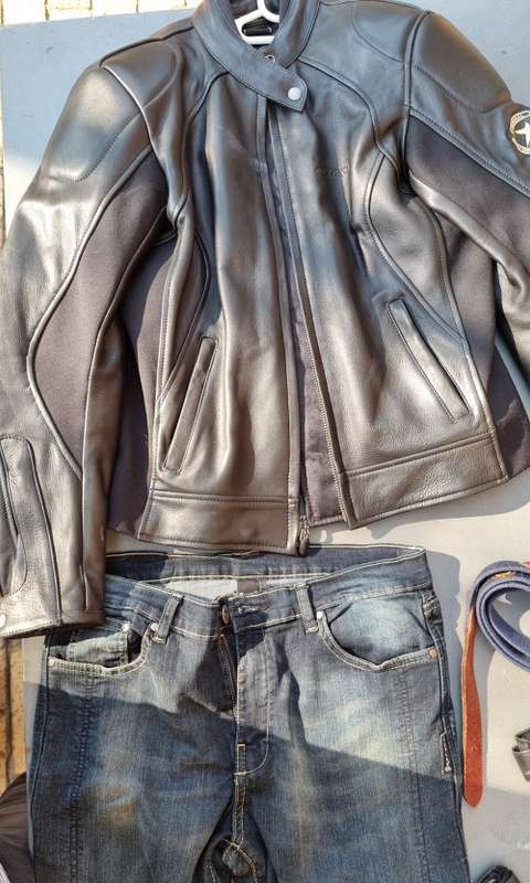 A COMPLETE ASSAULT WOMANS BIKERS OUT FIT