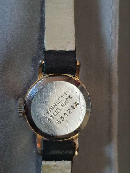AN ANTIQUE AZUR WOMANS WATCH