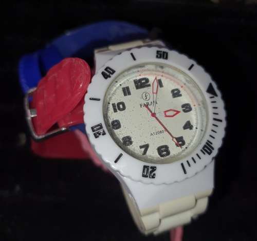 A FANCY FARAH QUARTZ MULTI INTERCHANGABLE COLOURED BANDS SOLD AS IS NOT TESTED