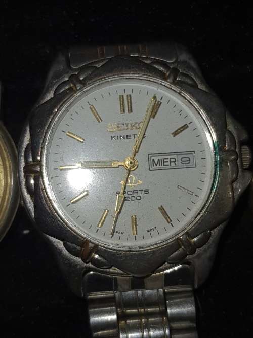 A JOBLOT VINTAGE MENS WRIST WATCHES SOLD AS IS NOT TESTED