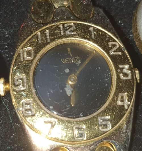 A COLLECTION OF VINTAGE WOMANS WATCHES SOLD AS IS NOT TESTED
