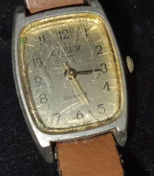A COLLECTION OF VINTAGE WOMANS WATCHES SOLD AS IS NOT TESTED