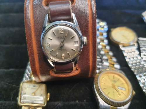 A UNIQUE JOBLOT VINTAGE WOMANS WATCHES SOME IN WORKING ORDER SOLD AS IS