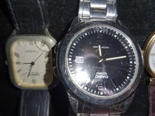 A JOBLOT VINTAGE SWISS UNISEX WATCHES SOLD AS IS NOT TESTED