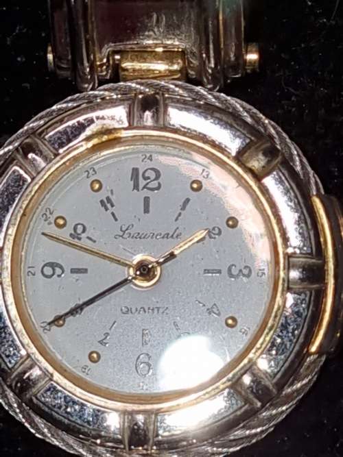 A VINTAGE JOBLOT WOMANS DRESS WATCHES SOLD AS IS NOT TESTED