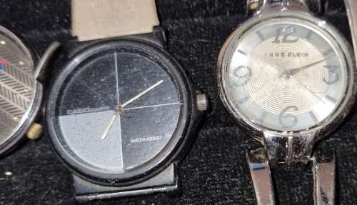 A VINTAGE JOBLOT WOMANS WATCHES SOLD AS IS NOT TESTED