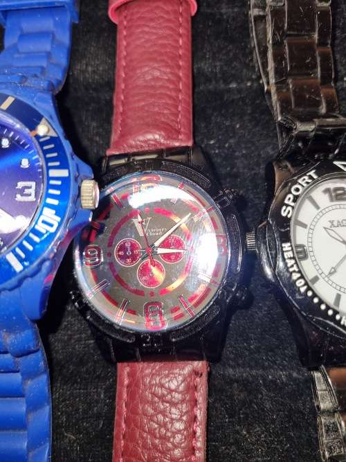 A BULK JOBLOT WOMANS WRIST WATCHES SOLD AS IS NOT TESTED