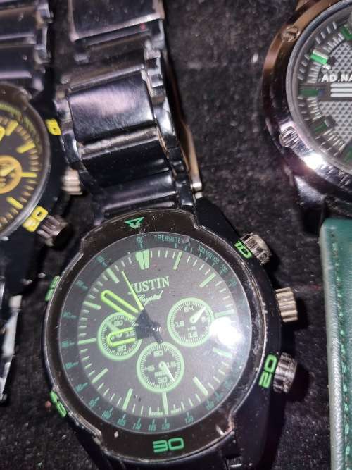 A BULK JOBLOT WOMANS WRIST WATCHES SOLD AS IS NOT TESTED