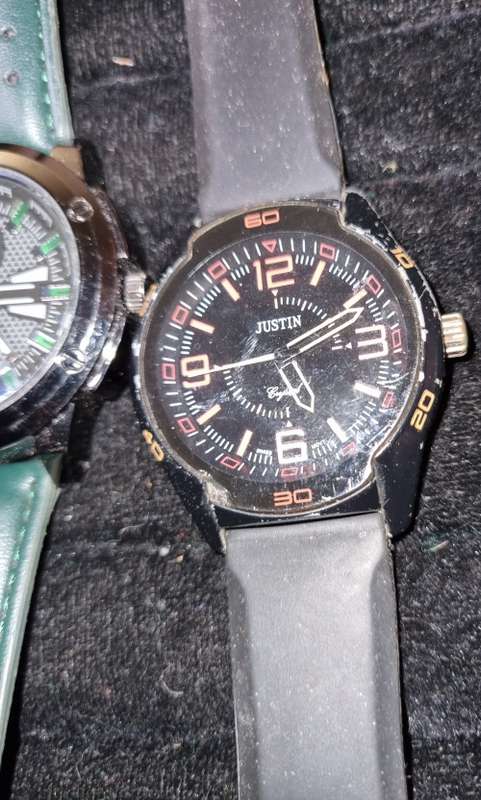 A BULK JOBLOT WOMANS WRIST WATCHES SOLD AS IS NOT TESTED