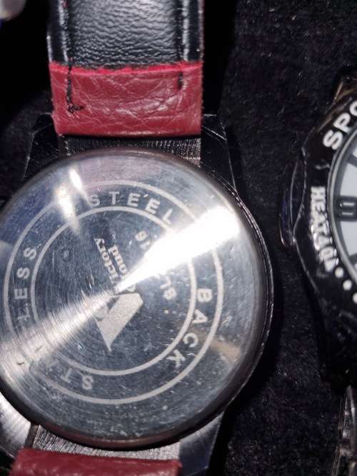 A BULK JOBLOT WOMANS WRIST WATCHES SOLD AS IS NOT TESTED