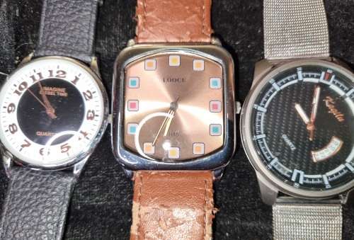 A JOBLOT VINTAGE WOMANS DRESS WATCHES SOLD AS IS NOT TESTED