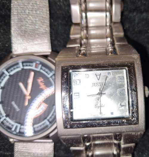 A JOBLOT VINTAGE WOMANS DRESS WATCHES SOLD AS IS NOT TESTED