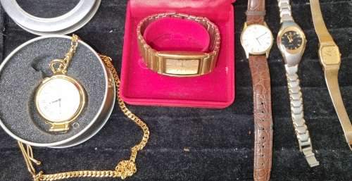 A COLLECTION OF SEIKO WRIST WATCHES AND A FARAH POCKET WATCH SOLD AS IS NOT TESTED