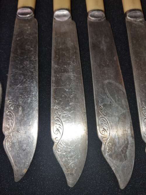 A VINTAGE JOBLOT FISH CUTLERY SOLD AS IS