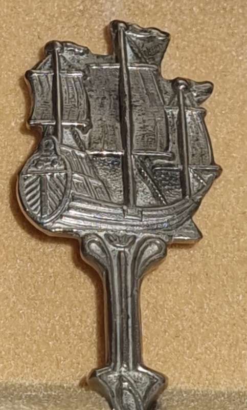 A COLLECTORS SET NICKEL SILVER TEASPOON SET MADE IN HOLLAND IN ITS ORIGINAL BOX SOLD AS IS