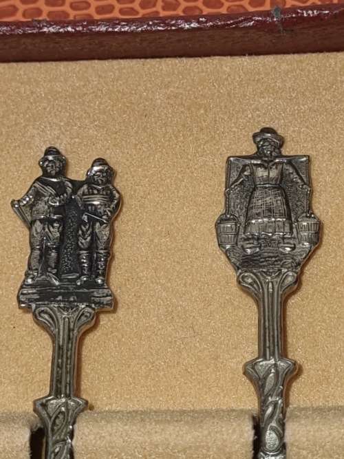 A COLLECTORS SET NICKEL SILVER TEASPOON SET MADE IN HOLLAND IN ITS ORIGINAL BOX SOLD AS IS