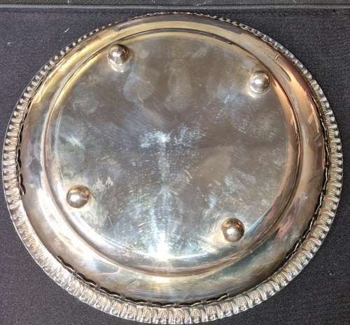 A VINTAGE ROUND DEKARONA SILVER PLATED EPNS SERVING BASKET TRAY SOLD AS IS