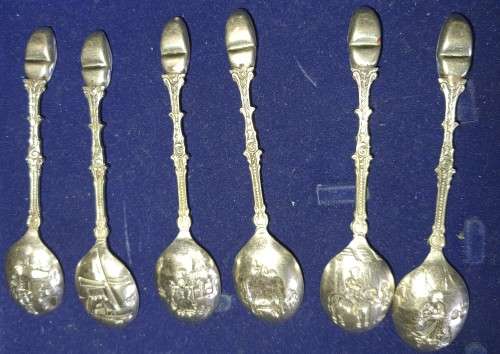 HGHLY COLLECTABLE VINTAGE DELFT CLOGG TEA SPOONS SET CLOGGS
