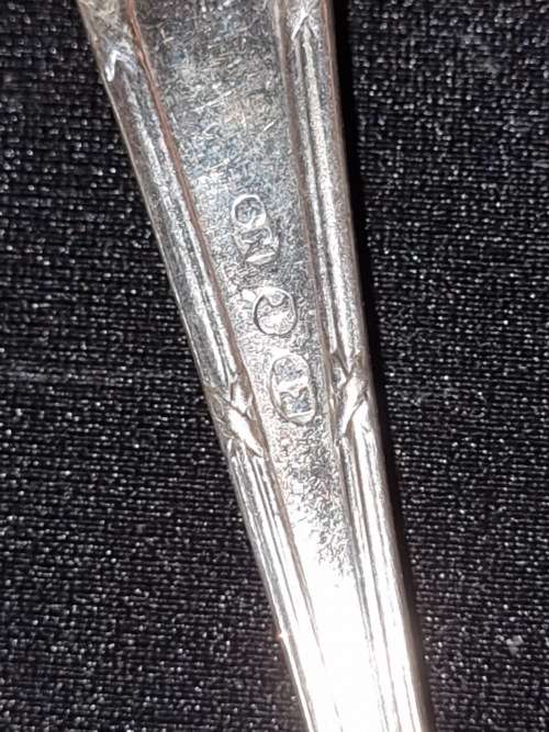 A VINTAGE AND ANTIQUE JOBLOT COCKTAIL FORKS SOLD AS IS