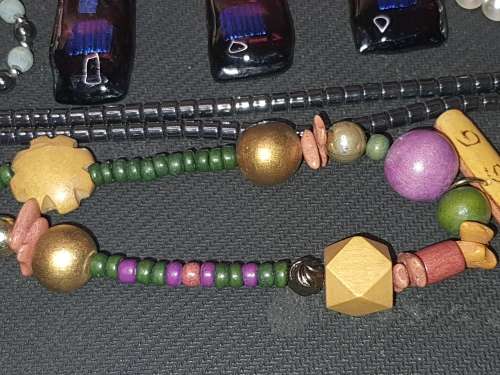 AN EXCLUSIVE VINTAGE JOBLOT COSTUME NECKLACES SOLD AS IS