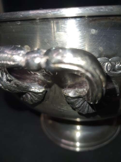 A VINTAGE VICTORIAN STYLE SOUP TURINE EPNS SOLD AS IS