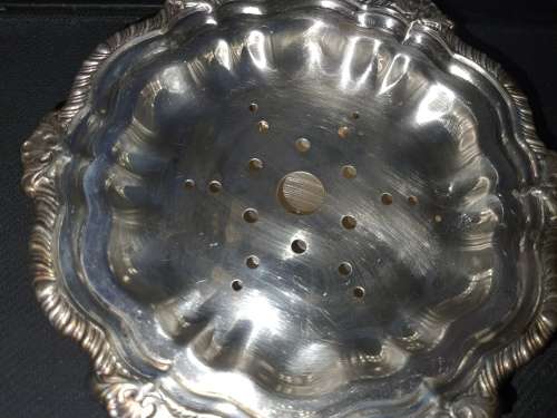 A SILVER PLATED SMALL TURINE IN GOOD CONDITION SOLD AS IS