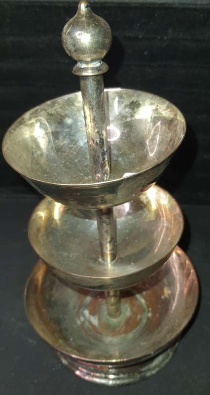 A VINTAGE 3 TIER EPNS SERVING PARTY BOWL STAND SOLD AS IS
