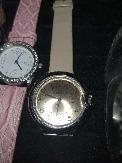 A COLLECTION OF VINTAGE WOMANS DRESS WATCHES SOLD AS IS NOT TESTED