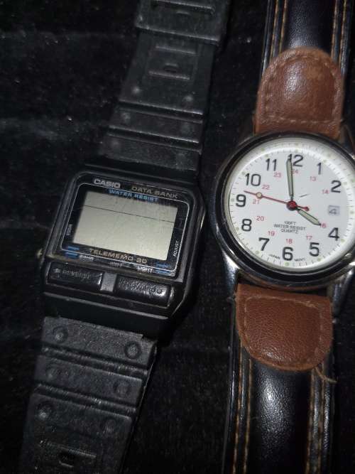 A COLLECTION OF VINTAGE WOMANS DRESS WATCHES SOLD AS IS NOT TESTED