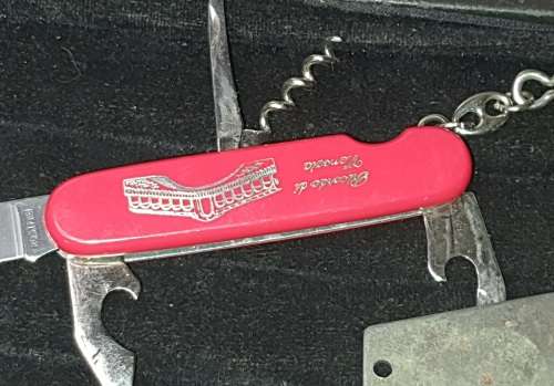 A VINTAGE JOBLOT POCKET KNIVES AND BOTTLE OPENERS SOLD AS IS