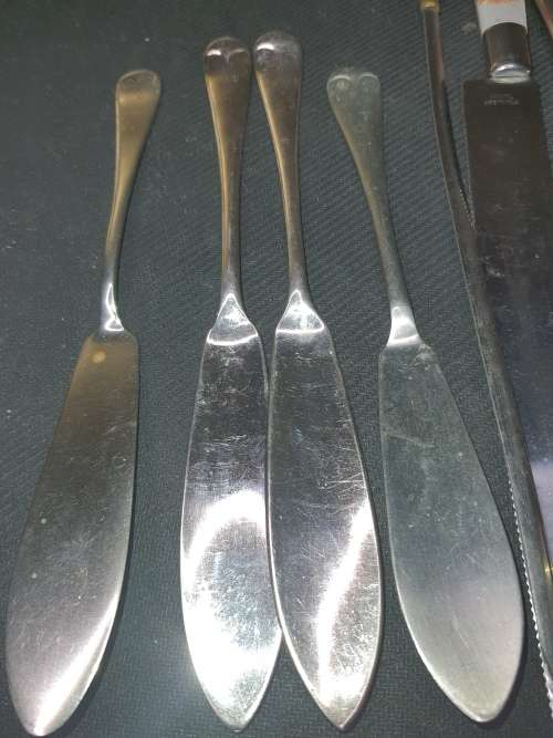 A VINTAGE JOBLOT CUTLERY SOLD AS IS