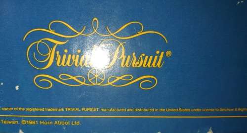 A VINTAGE TRIVIAL PURSUITE COMPLETE GAME 1981 SOLD AS IS