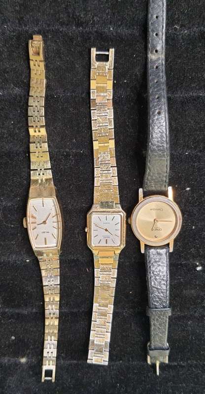 A VINTAGE COLLECTION OF WOMANS QUALITY WATCHES