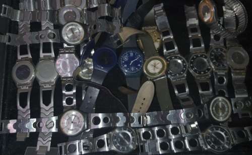 A massive bulk job lot swatch watches i