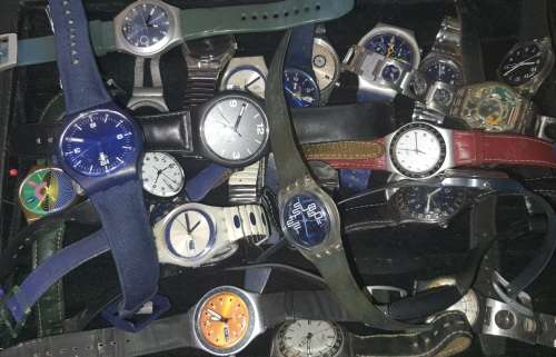 A massive bulk job lot swatch watches i