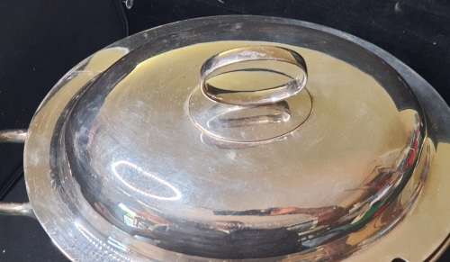A VINTAGE EPNS SILVER PLATED SOUP TURINE IN GOOD CONDITION SOLD AS IS
