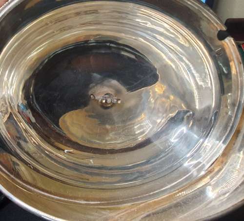 A VINTAGE EPNS SILVER PLATED SOUP TURINE IN GOOD CONDITION SOLD AS IS