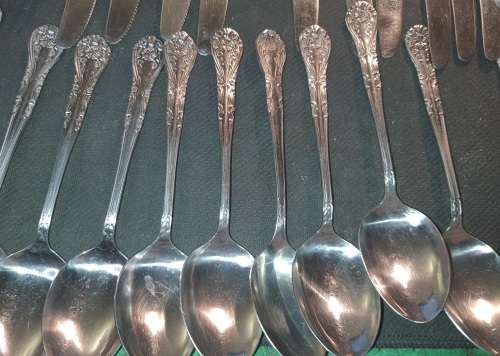 A VINTAGE FINEST QUALITY UNITY VULCAN STAINLESS STEEL 59 PIECE CUTLERY SET SOLD AS IS